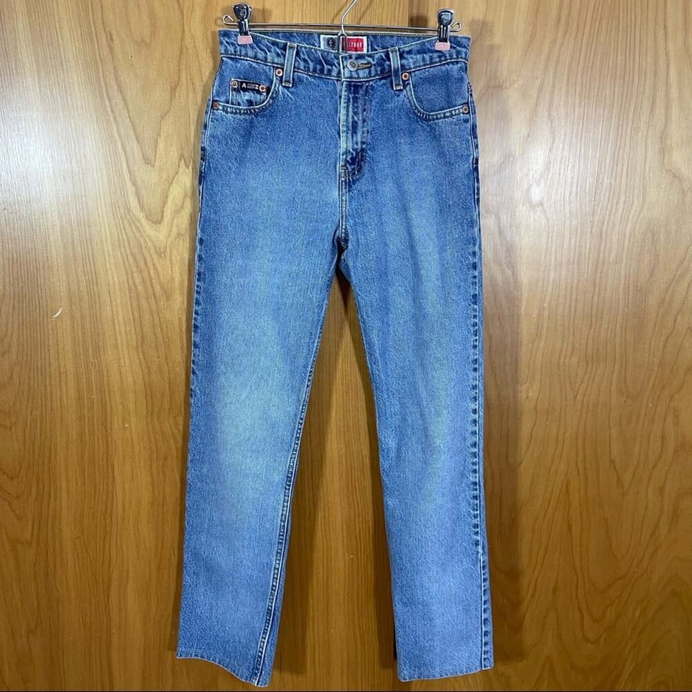 Vintage, Arizona Jeans Co. Size 3. High Rise Mom Jeans. Seems to be Hemmed.